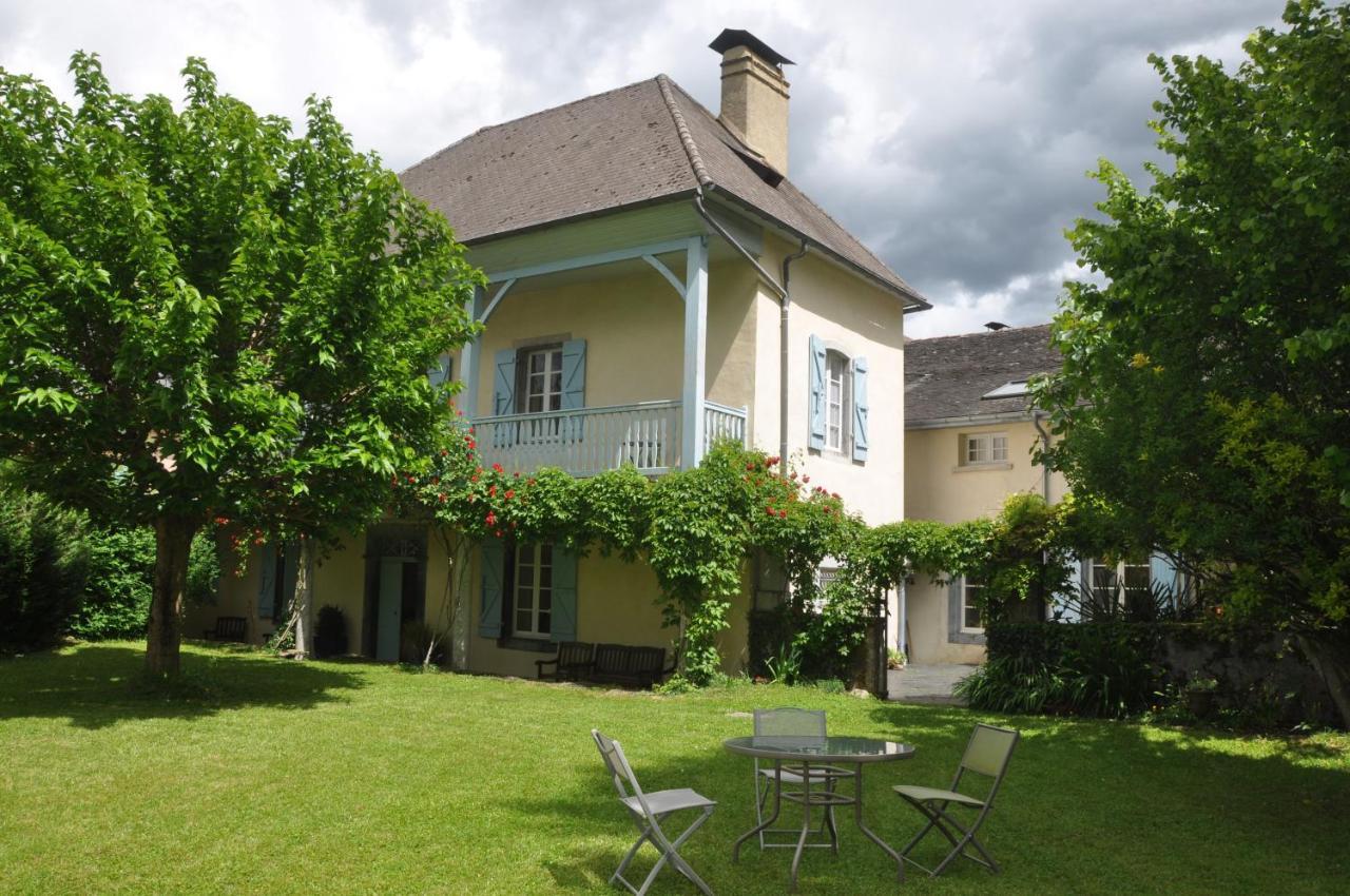 Gîte d'étape Le Couvent d'Ossau Louvie Juzon Extérieur photo
