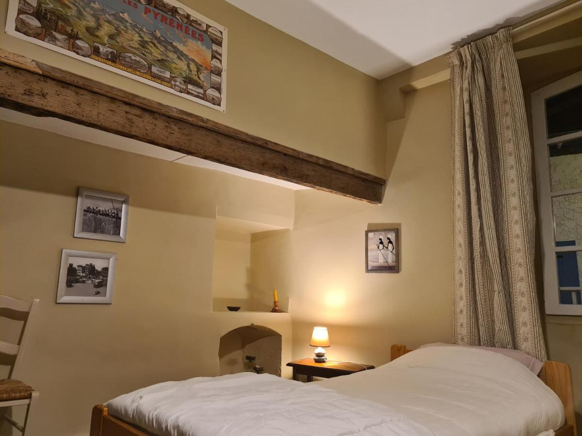 Gîte d'étape Le Couvent d'Ossau Louvie Juzon Extérieur photo