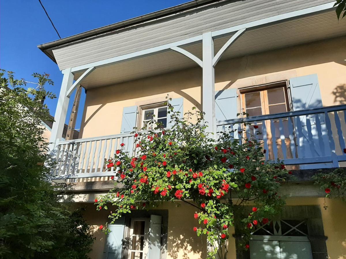 Gîte d'étape Le Couvent d'Ossau Louvie Juzon Extérieur photo