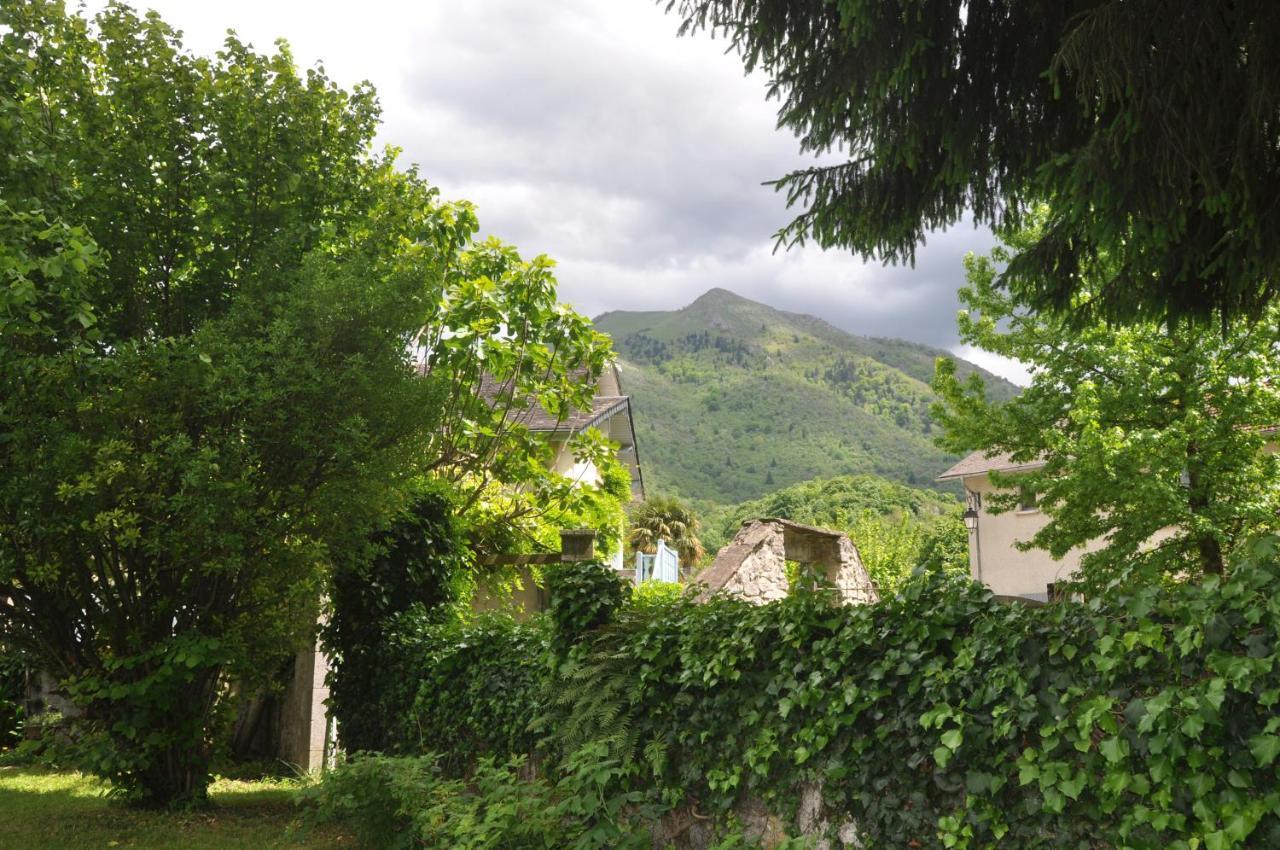 Gîte d'étape Le Couvent d'Ossau Louvie Juzon Extérieur photo